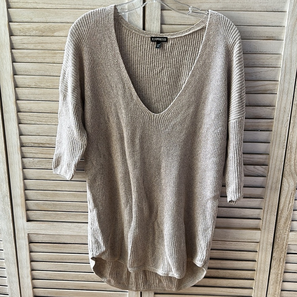 V neck shirt sleeve sweater